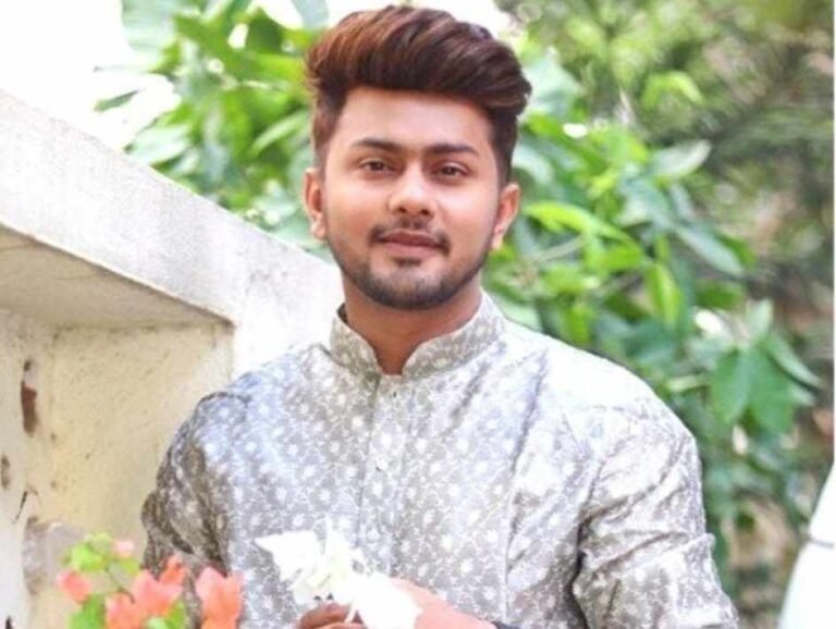 Awez Darbar age