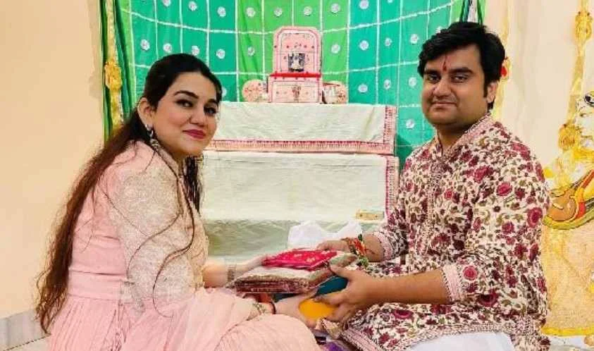 Indresh Upadhyay Wife Age